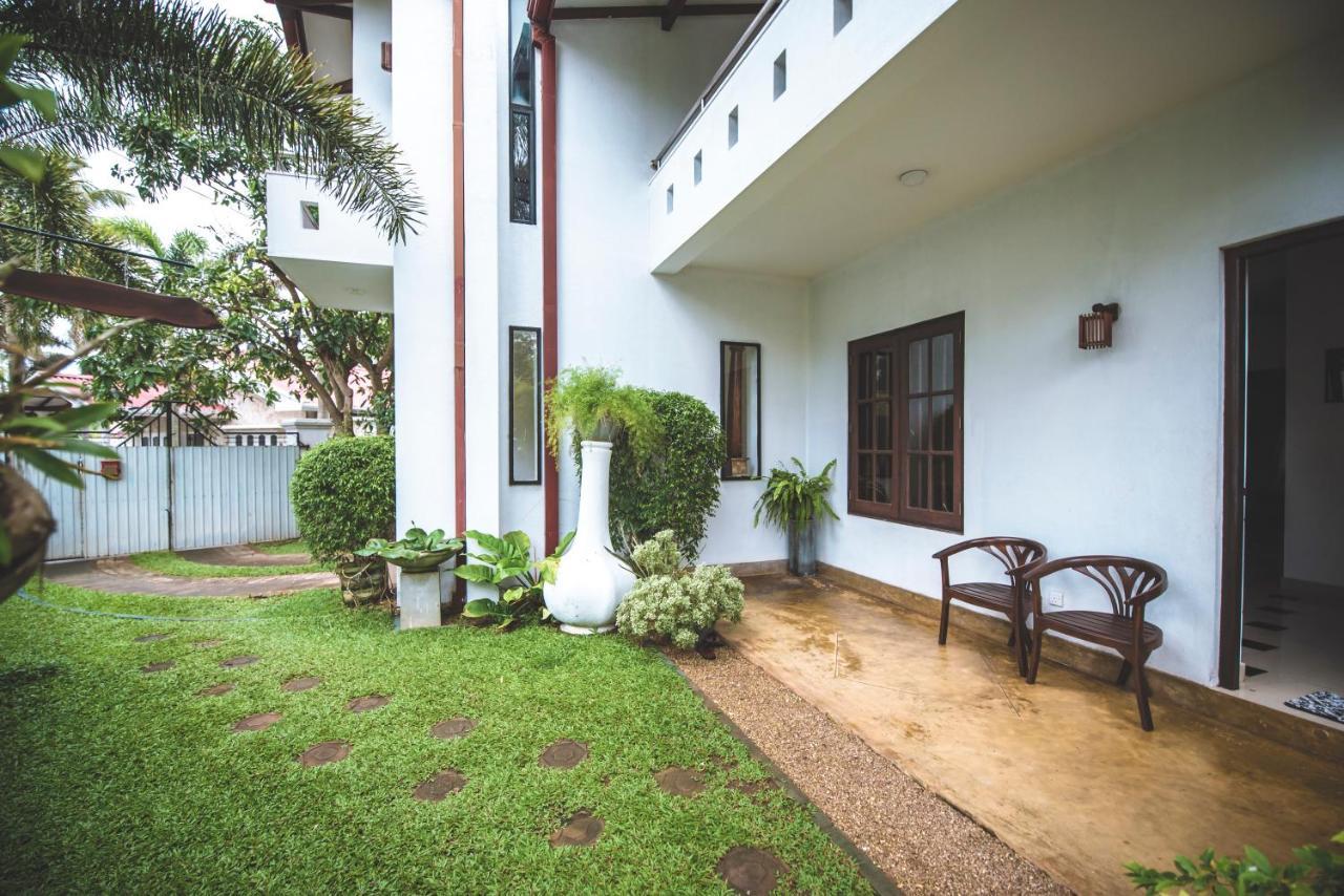 Shakuna Villa Hikkaduwa Exterior photo