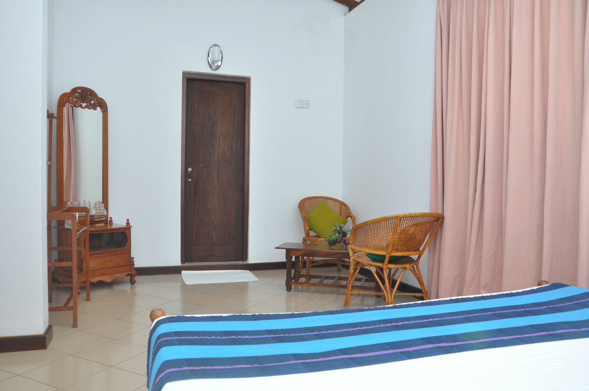 Shakuna Villa Hikkaduwa Exterior photo