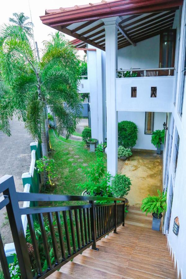 Shakuna Villa Hikkaduwa Exterior photo